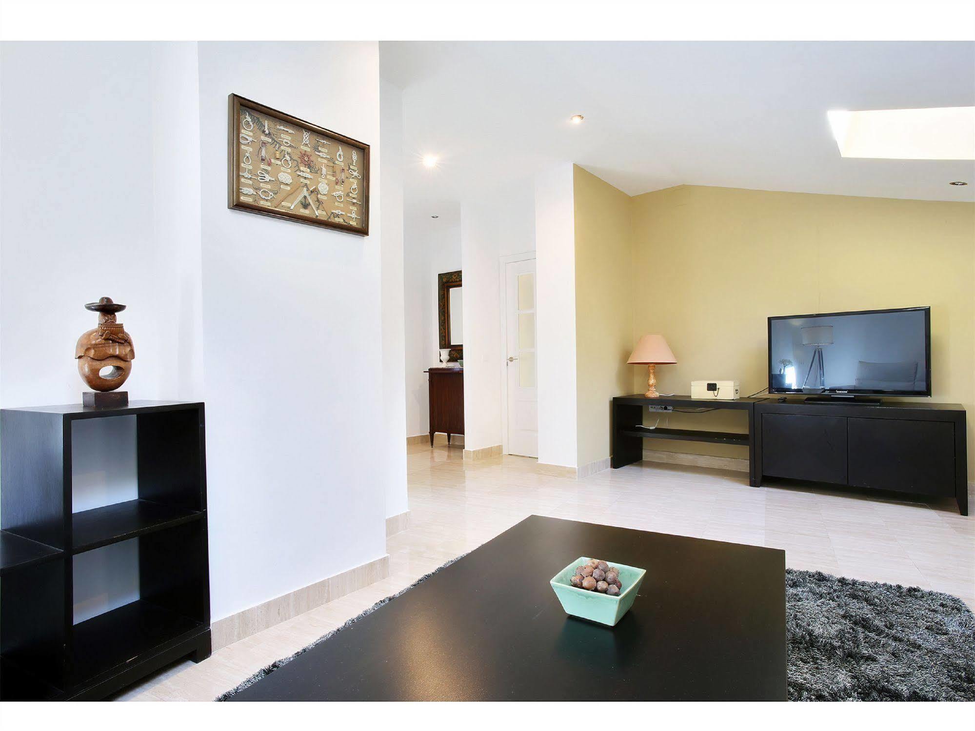 Apartamentos Unisierra Malaga Luaran gambar