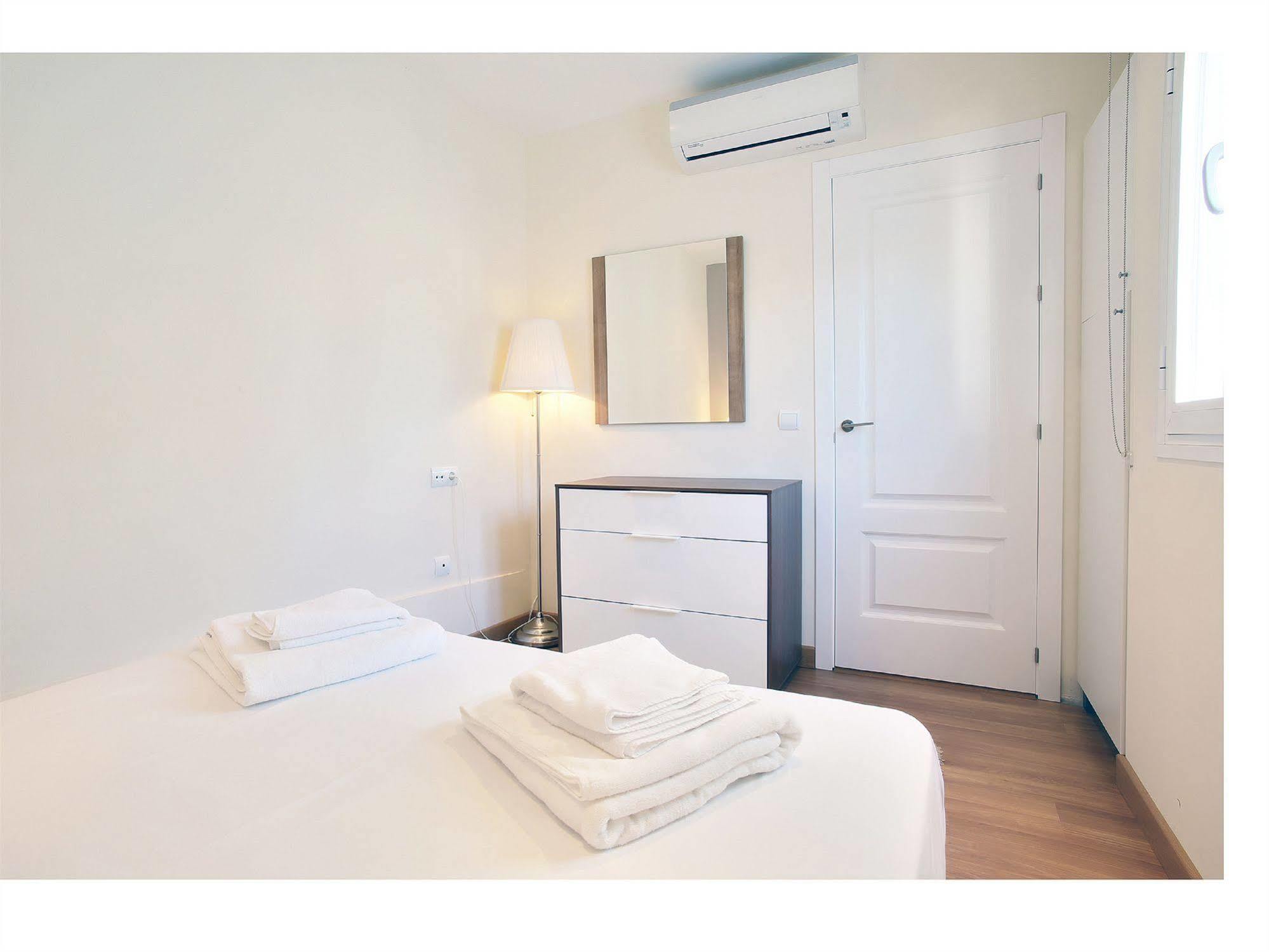 Apartamentos Unisierra Malaga Luaran gambar