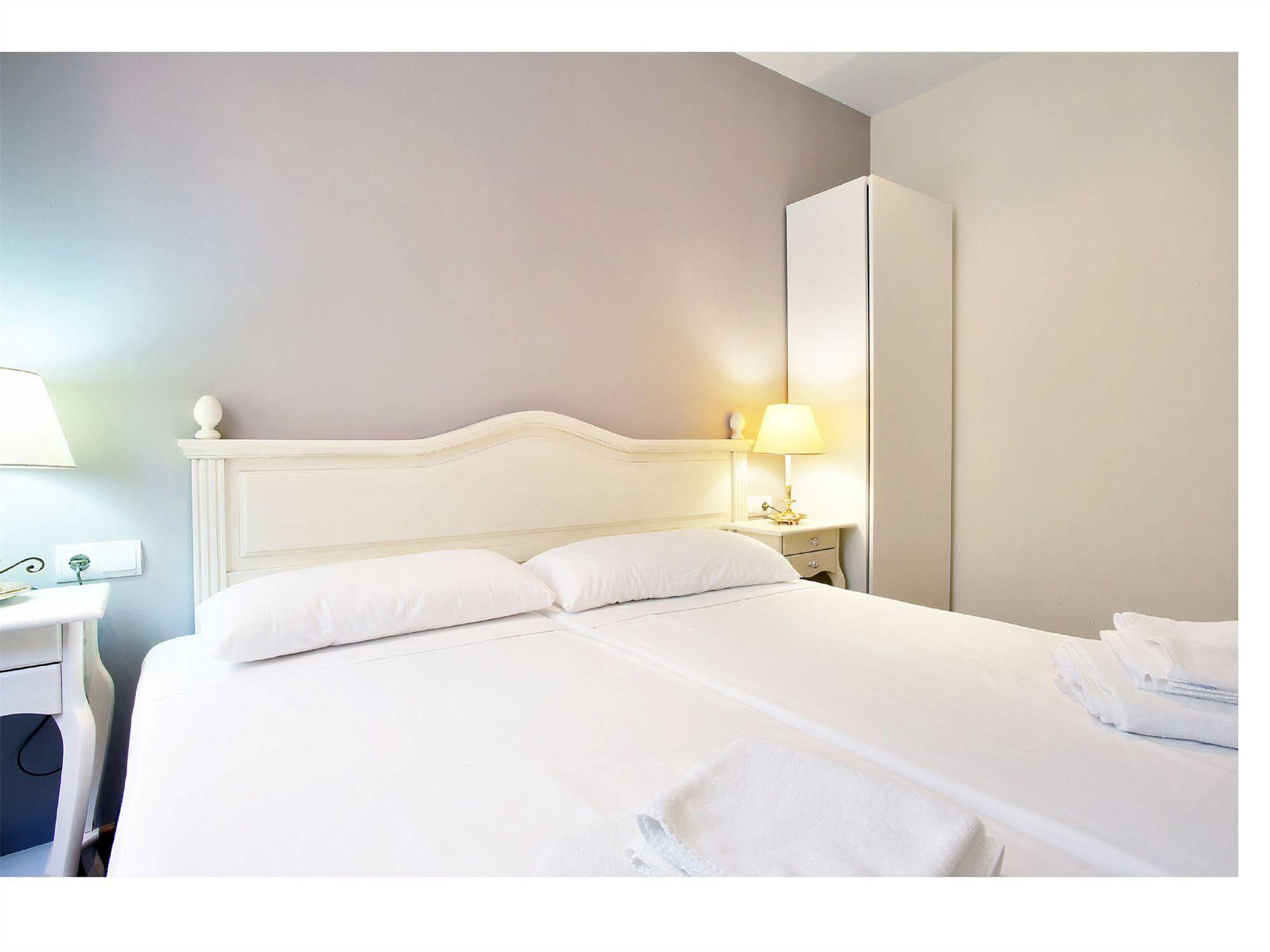Apartamentos Unisierra Malaga Luaran gambar