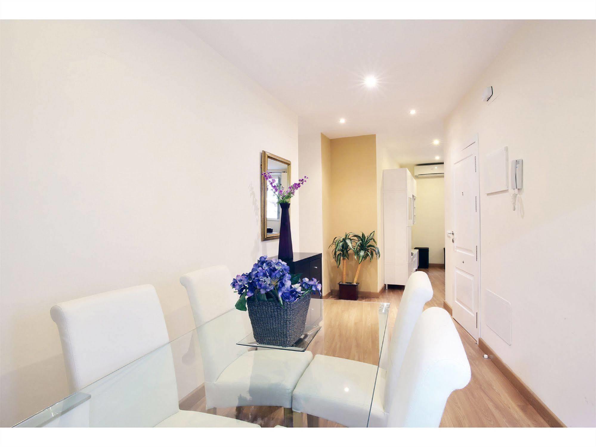 Apartamentos Unisierra Malaga Luaran gambar